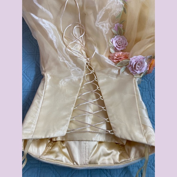 Night Moves | Yellow Ball Gown Prom Dress Corset Lace Up Back 3D Rose Appliqués - Picture 11 of 12